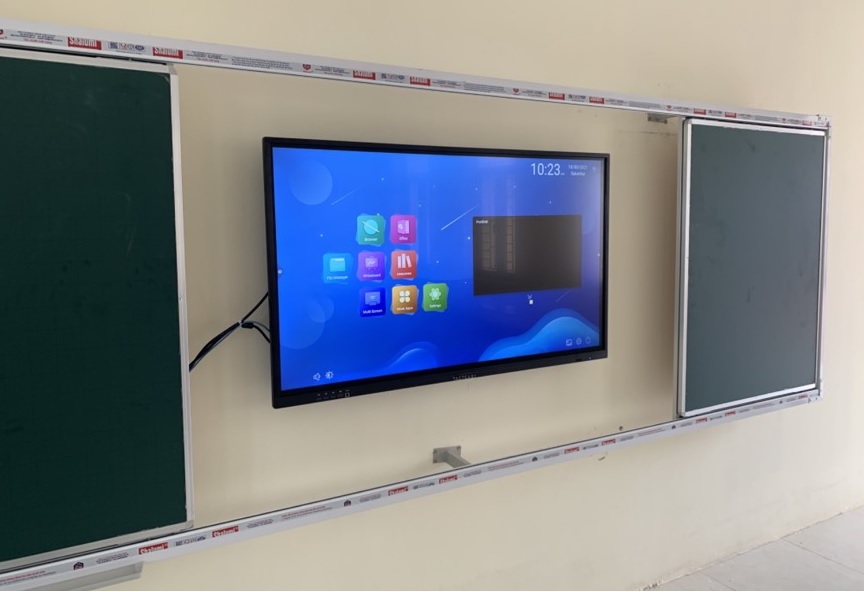 CUNG CẤP 100 MÀN HÌNH TƯƠNG TÁC 55 INCH CHO TÍNH QUẢNG NAM